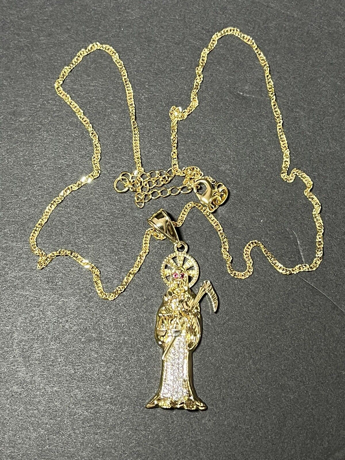 Santa Muerte con Cadena Oro Laminado 18k Gold Filled Grim Reaper Clear & Pink..