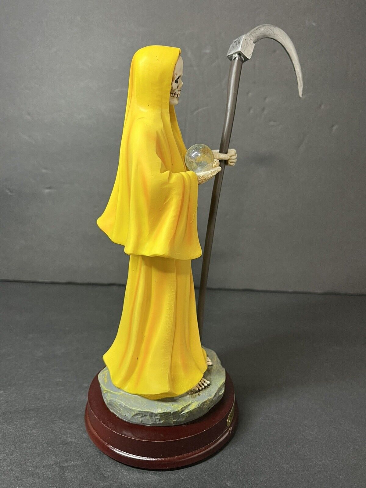 Estatua de La Santa Muerte 9" Yellow  Color Holly Death Statue 2022YW-9