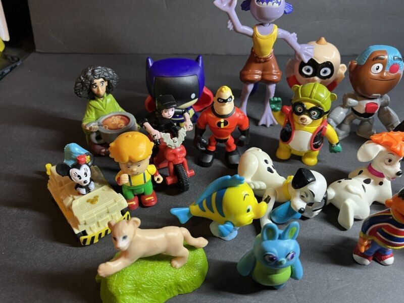 Mixed Lot of 20 Animated Movies Characters Action Figure Toys