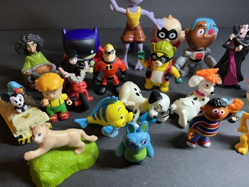 Mixed Lot of 20 Animated Movies Characters Action Figure Toys