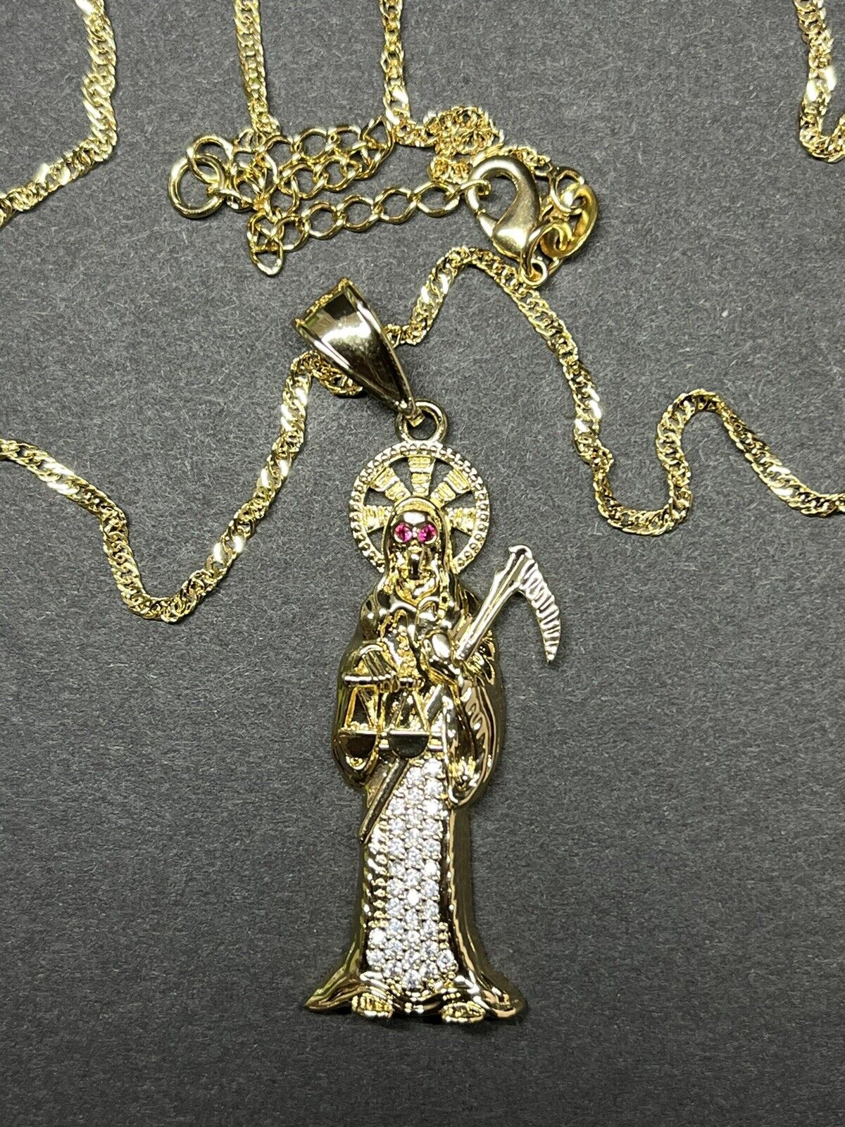 Santa Muerte con Cadena Oro Laminado 18k Gold Filled Grim Reaper Clear & Pink..