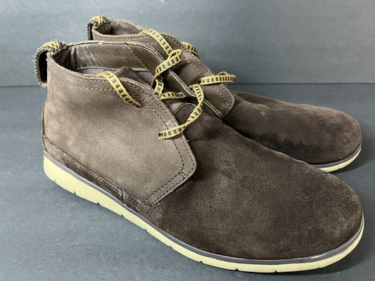 UGG Treadlite Suede Cali Chukka size men,s 8 US...