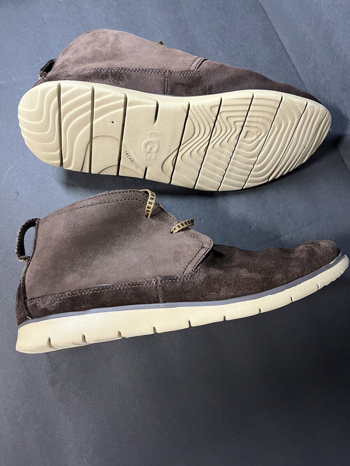 UGG Treadlite Suede Cali Chukka size men,s 8 US...