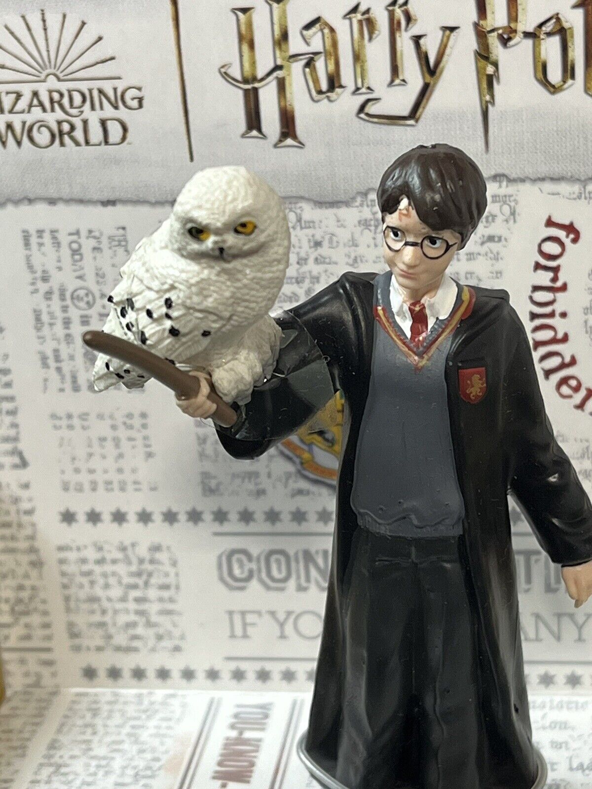 Schleich 42633 Harry and Hedwig 2-Piece Set from Wizarding World..