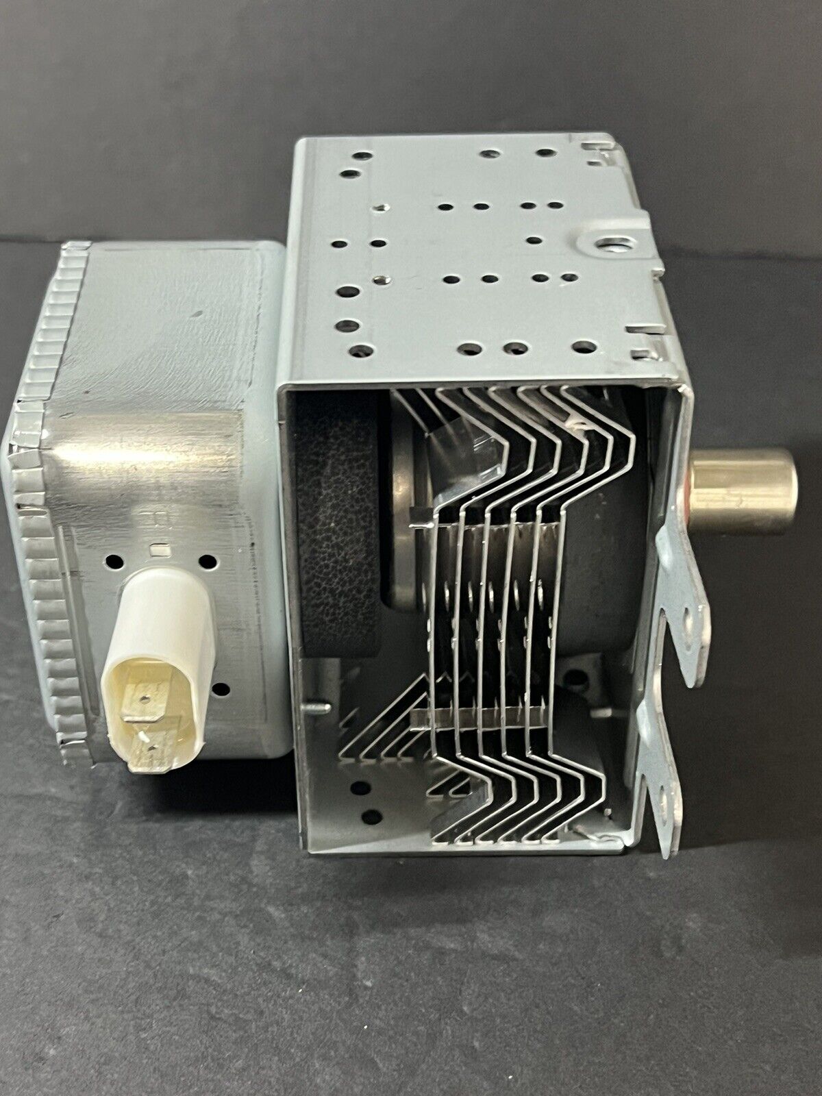 AP2025937 / OM75P21-ESGN  Magnetron Aftermarket Compatible ERP...