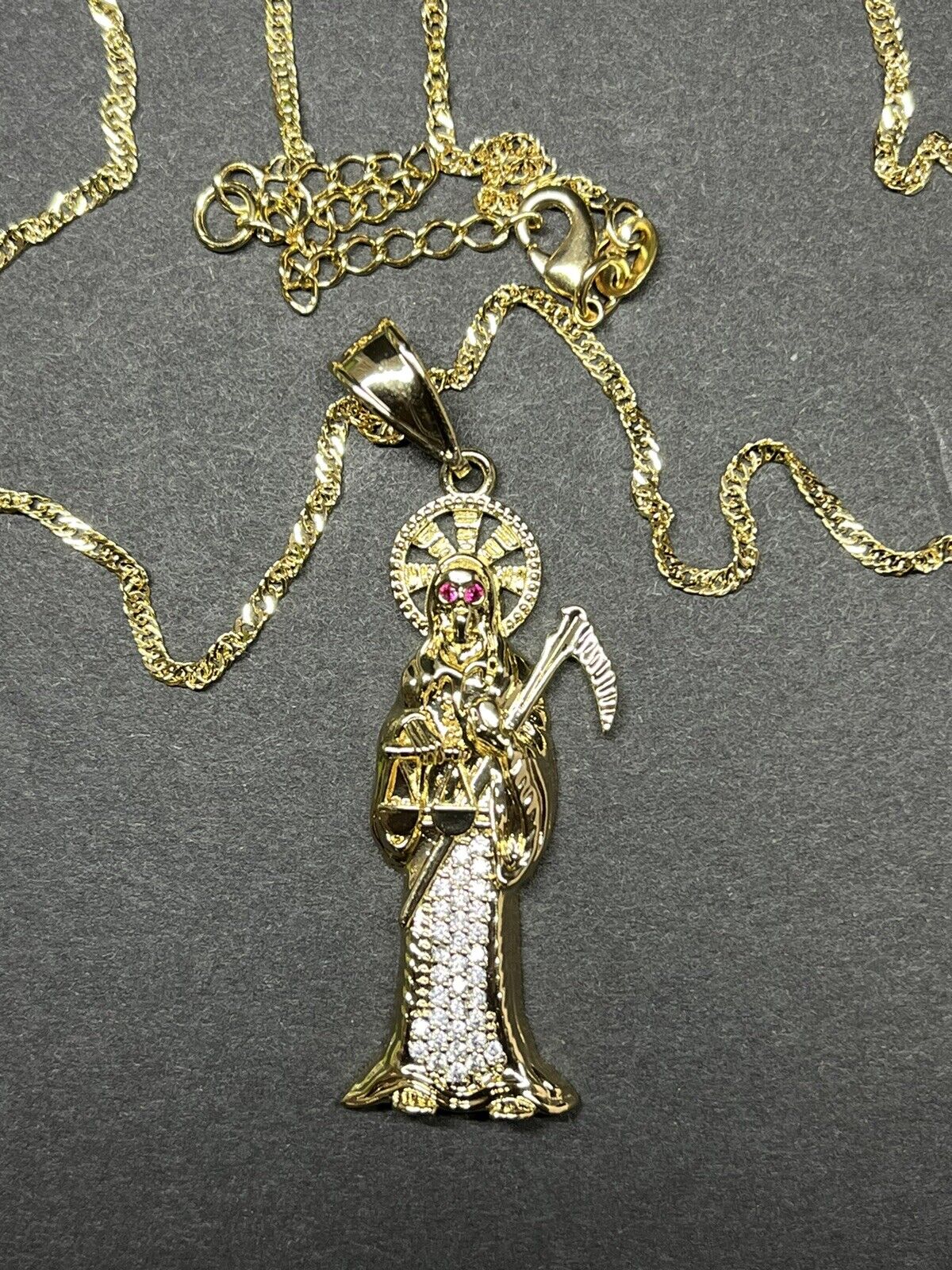 Santa Muerte con Cadena Oro Laminado 18k Gold Filled Grim Reaper Clear & Pink..