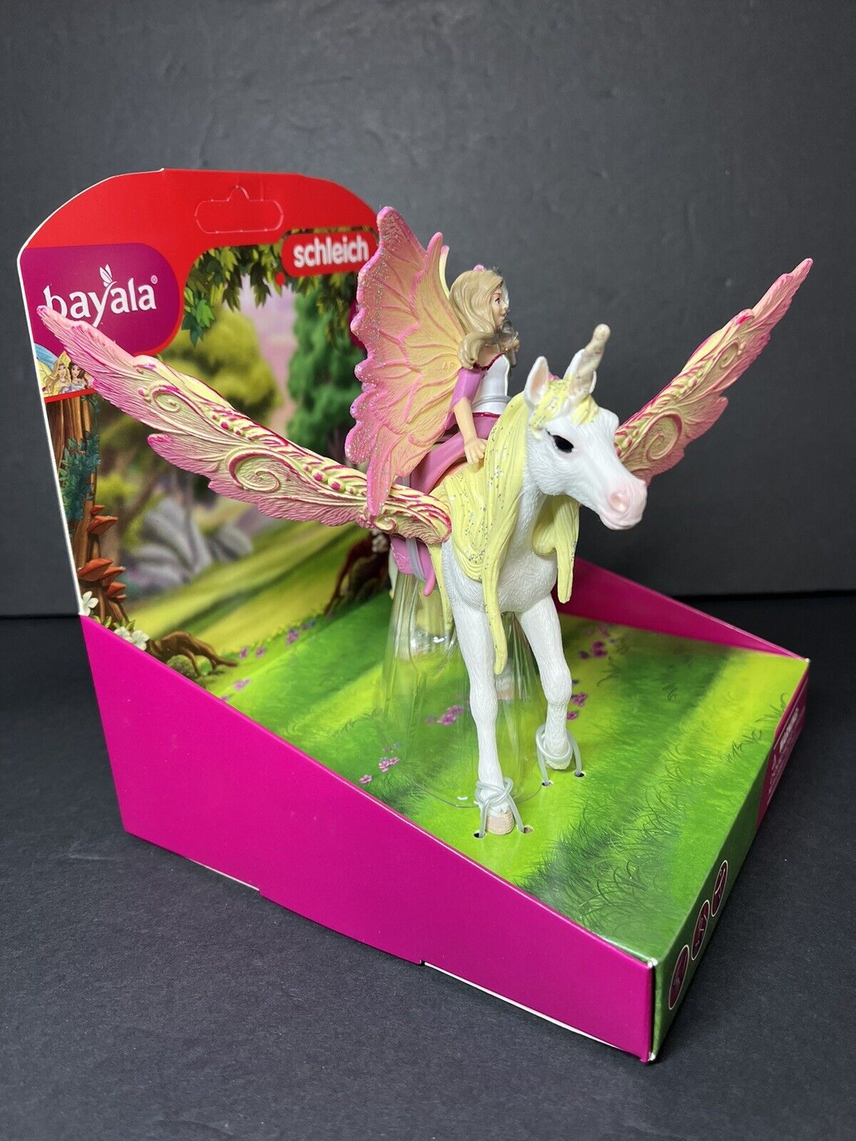 Schleich 70568 Fairy Feya with Pegasus Unicorn Fairy Toy Playset