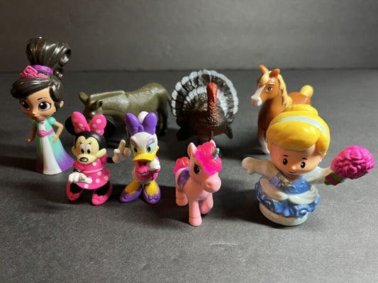 Mixed Lot of 8 Assorted Animated Movies Characters Action Figure Toys