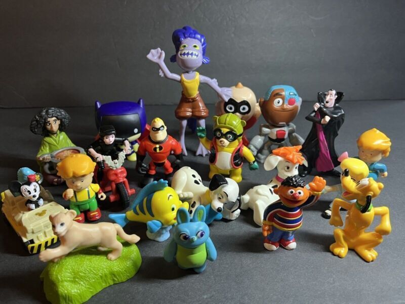 Mixed Lot of 20 Animated Movies Characters Action Figure Toys