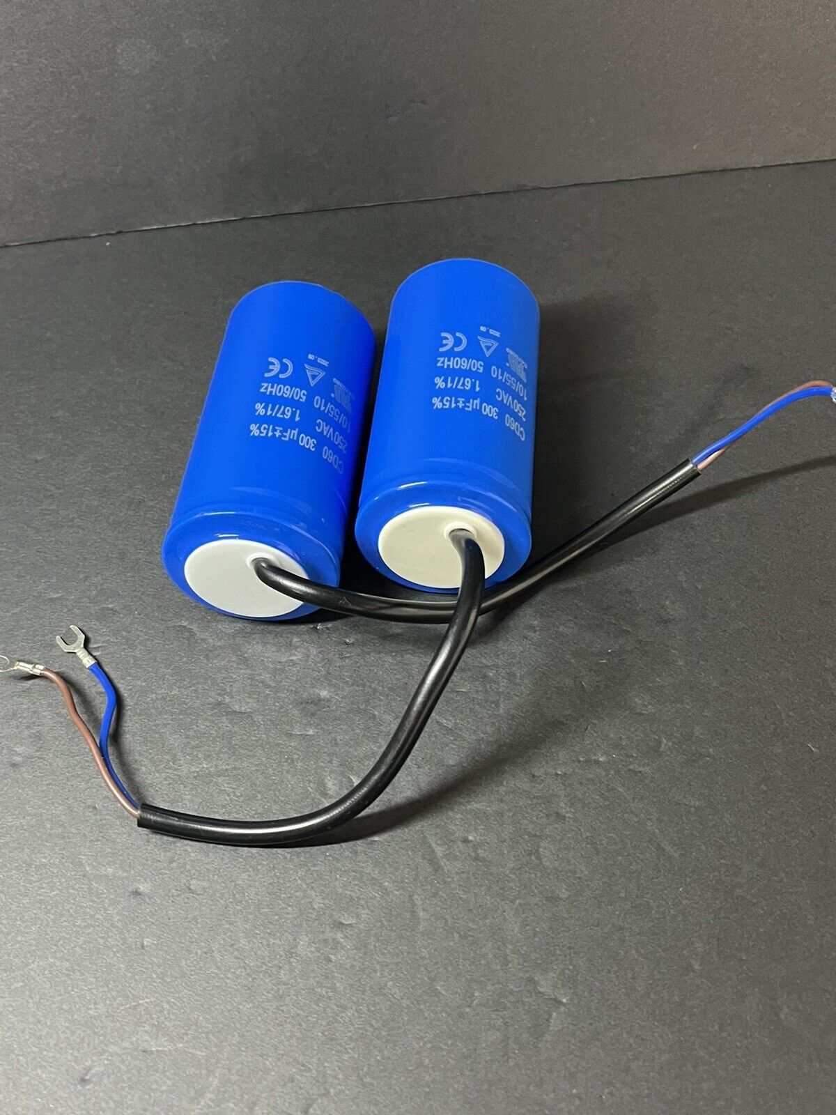 2Pcs CD60 Run Capacitor 250uF/MFD 250VAC 15% Tolerance 50/60Hz Motor Starting..