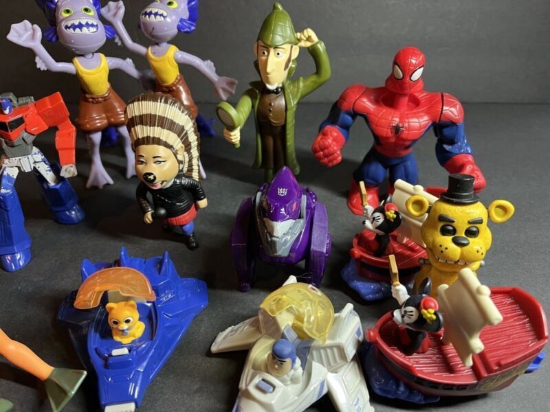 Mixed Lot of 13 Assorted Animated Movies Characters Action Figure Toys