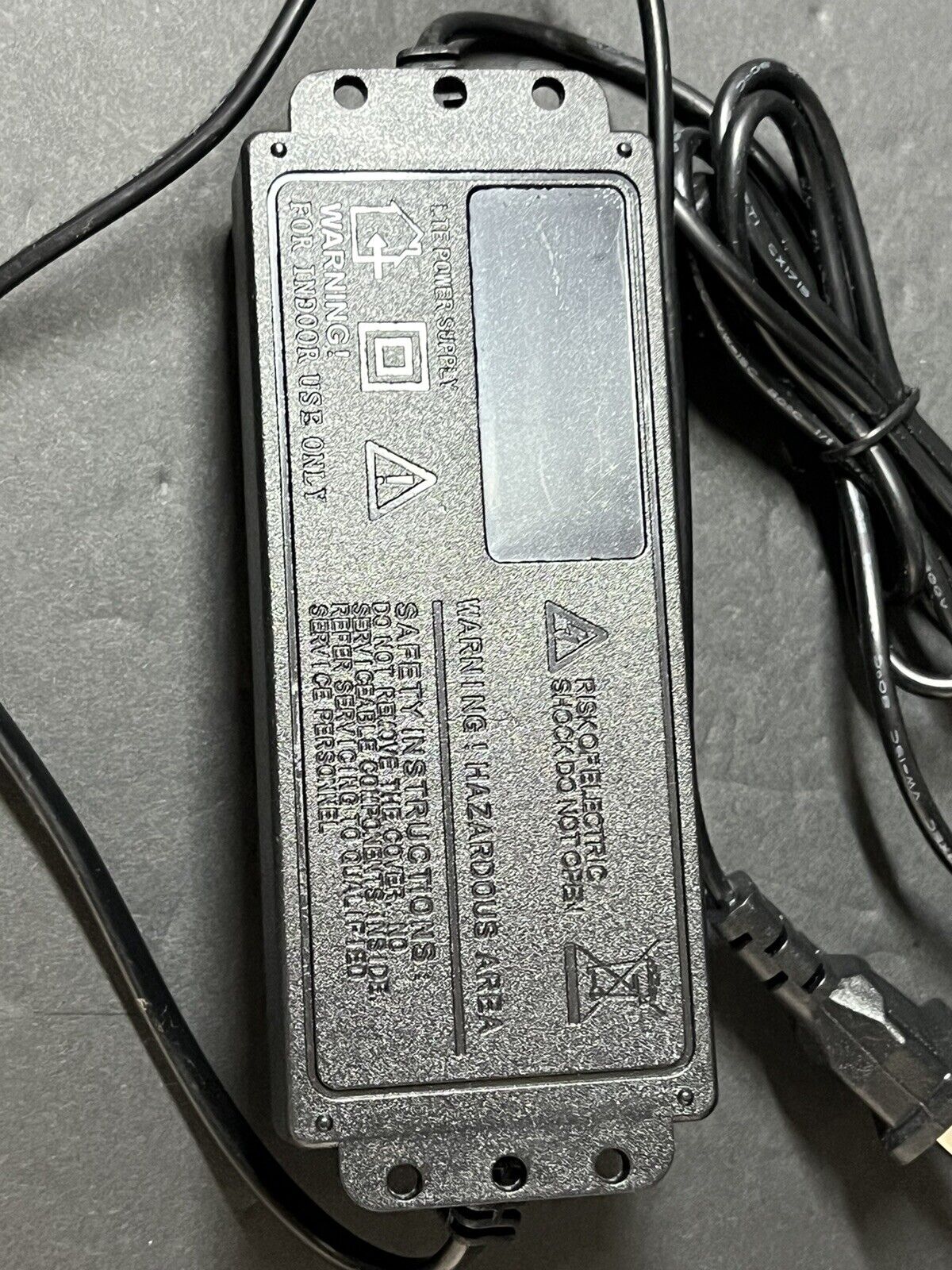 Power Supply DC / Adjustable Variable Universal Switching AC/DC Adapter