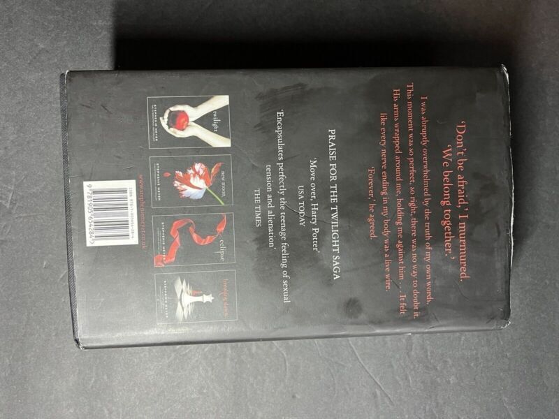 The Twilight Saga Ser.: Breaking Dawn by Stephenie Meyer, Hardcover